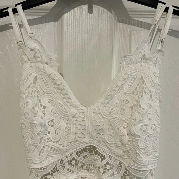 Lime Lush women’s white lace mini dress size small, worn twice - Picture 2 of 4